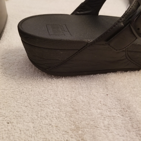 Fit Flop Women's Sz. 10  Sandals In Black Side Buckle Style 930-090 - Picture 7 of 8